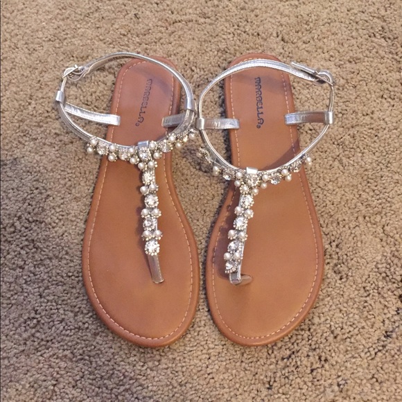 Marbella Shoes - Marbella rhinestone/pearl silver sandals. Size 10.
